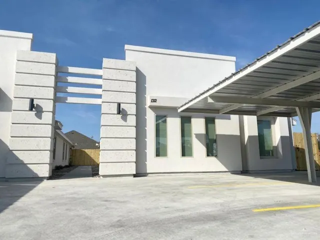 $1,075 | 2705 Sage Drive, Unit 3, Weslaco, TX 78596