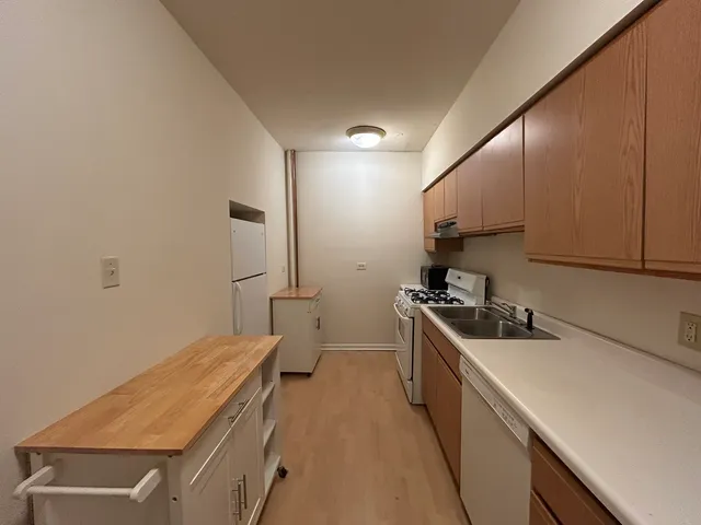 $1,750 | 2554 West Eastwood Avenue, Unit 1, Chicago, IL 60625