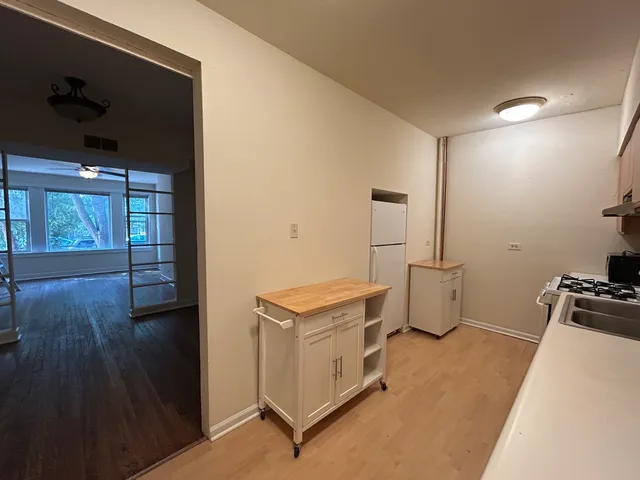 $1,750 | 2554 West Eastwood Avenue, Unit 1, Chicago, IL 60625