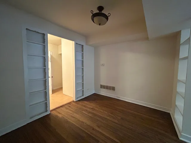 $1,750 | 2554 West Eastwood Avenue, Unit 1, Chicago, IL 60625