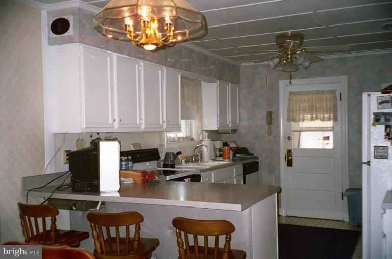 14610 Aden Road Manassas, VA 20112 - Photo 4 of 11 Kitchen