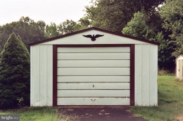 14610 Aden Road Manassas, VA 20112 - Photo 6 of 11 Shed