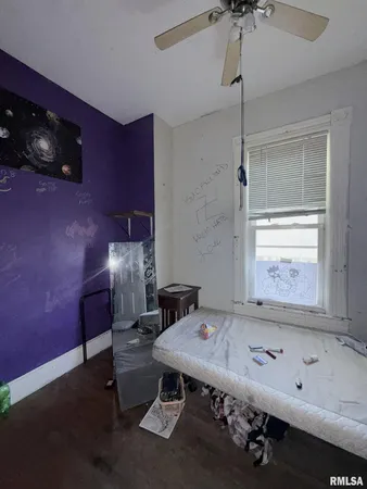 $44,900 | 1057 South Pearl Street, Galesburg, IL 61401