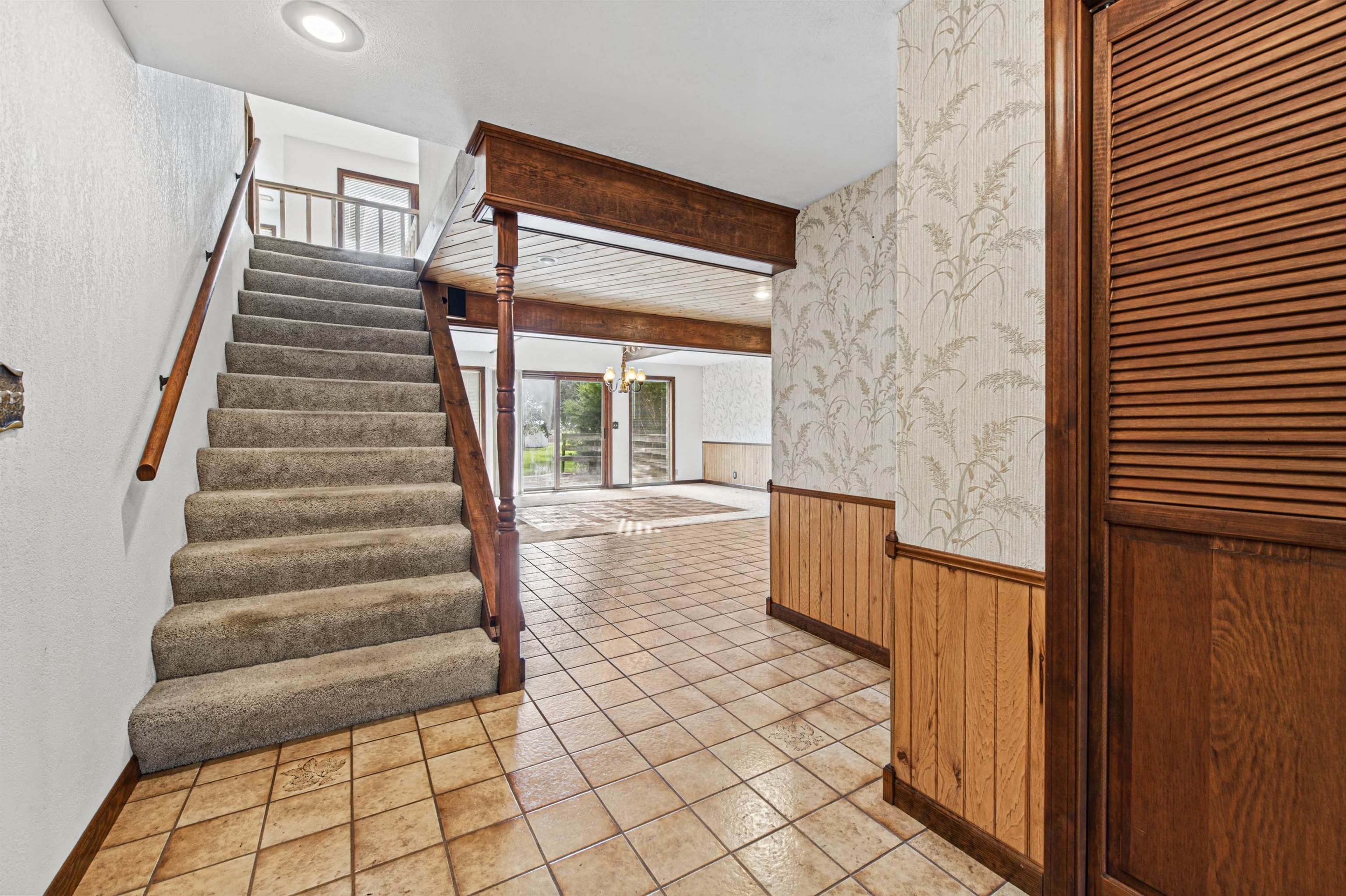 2131 Lancaster Heights Road Freeport, IL 61032 - Photo 2 of 43 Gallery Image 2