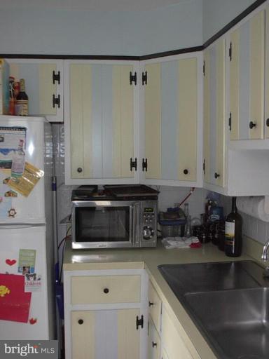 182 Old River Road Arnold, MD 21012 - Photo 4 of 13 Kitchen #2