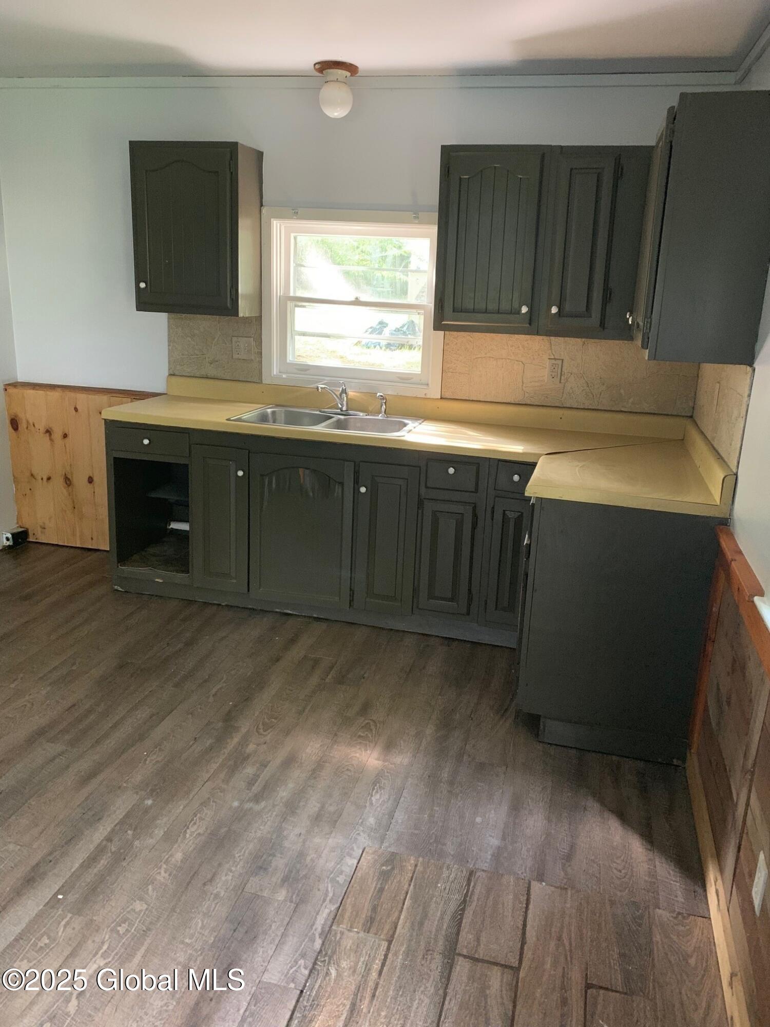 326 Middle Road Crown Point, NY 12928 - Photo 10 of 19 19