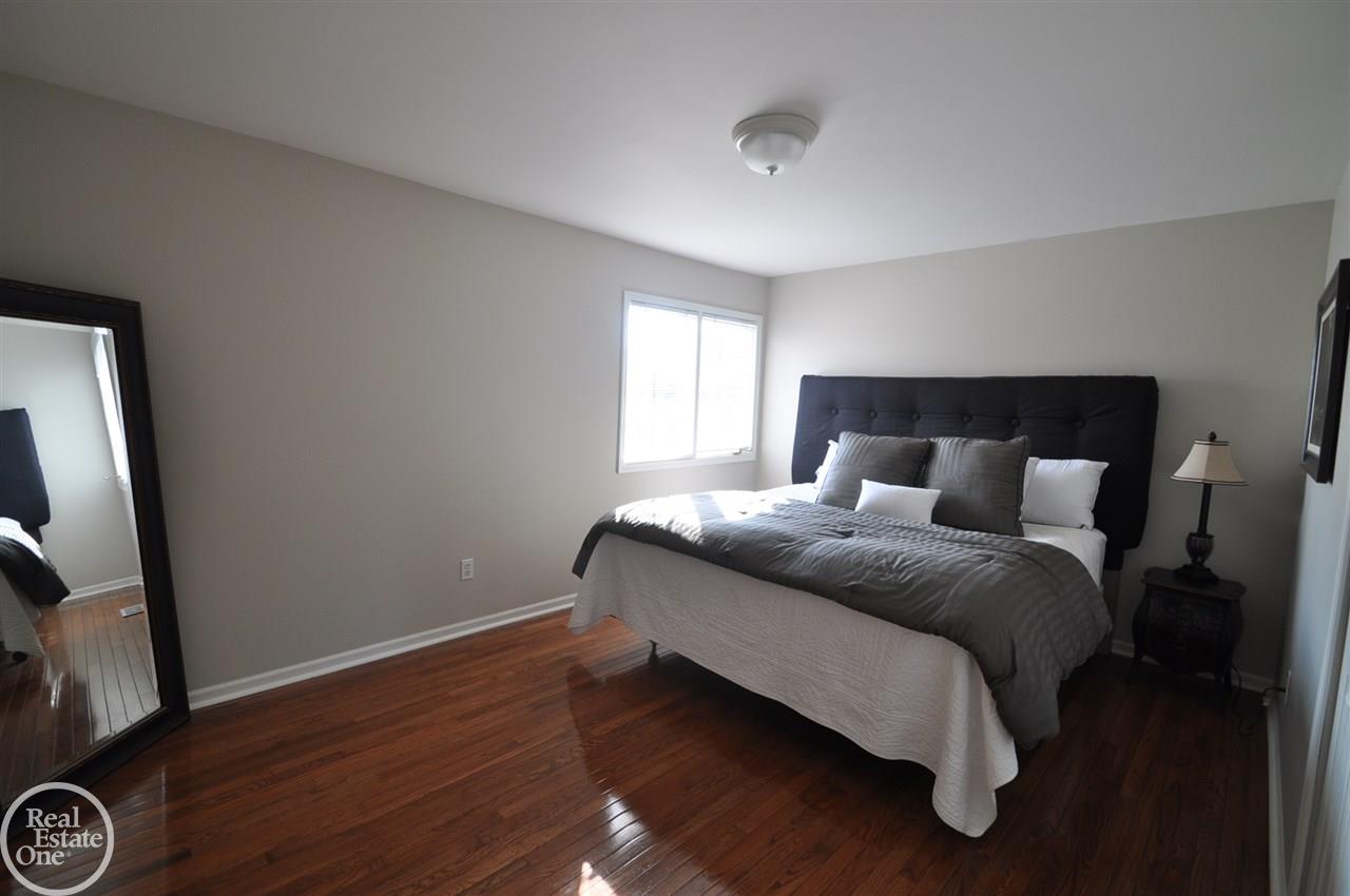 2025 Ridgefield Court Rochester Hills, MI 48306 - Photo 15 of 30