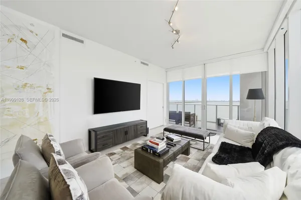 $5,200 | 601 Northeast 27th Street, Unit 1508, Miami, FL 33137