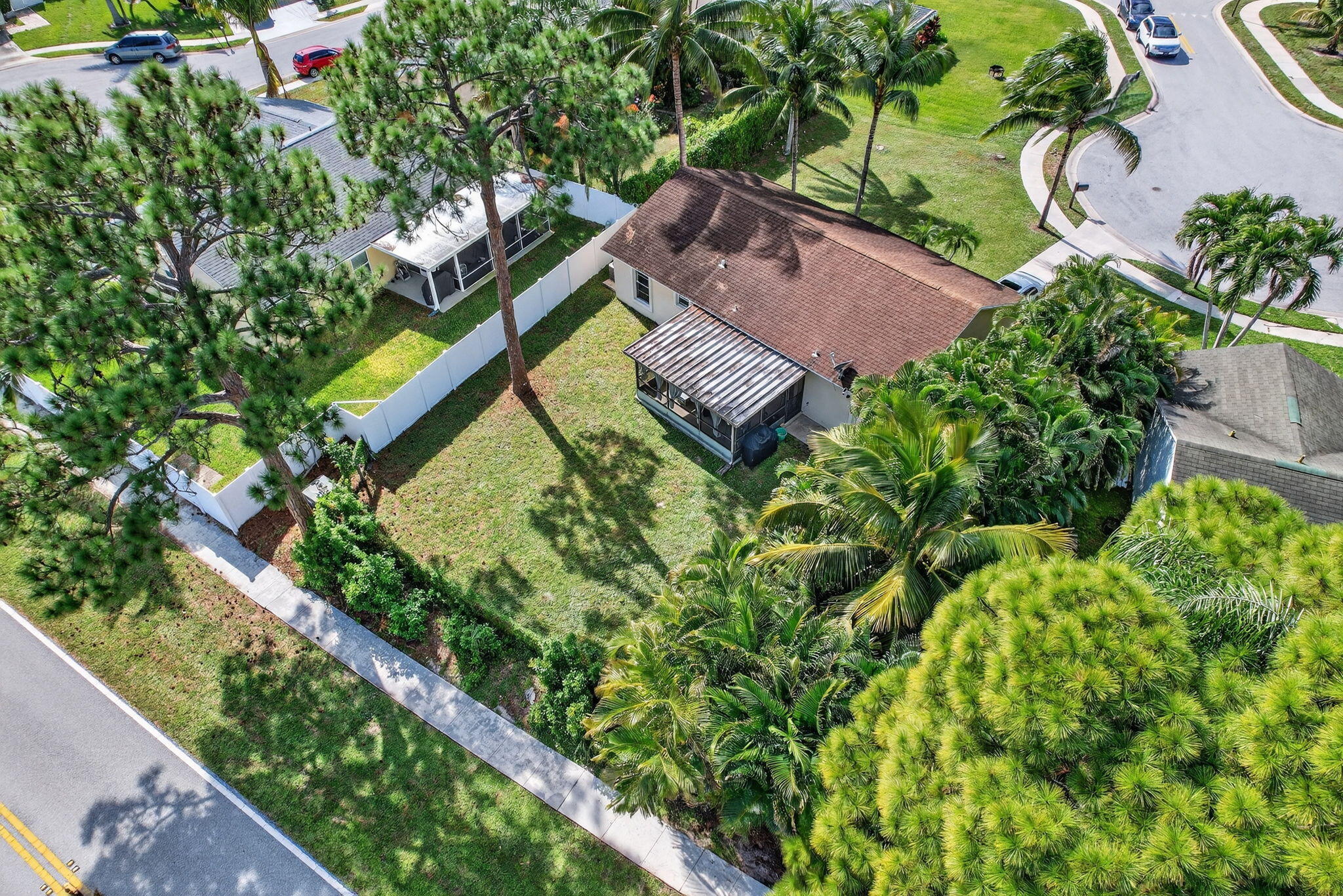 102 Cedar Court Jupiter, FL 33458 - Photo 39 of 45 .