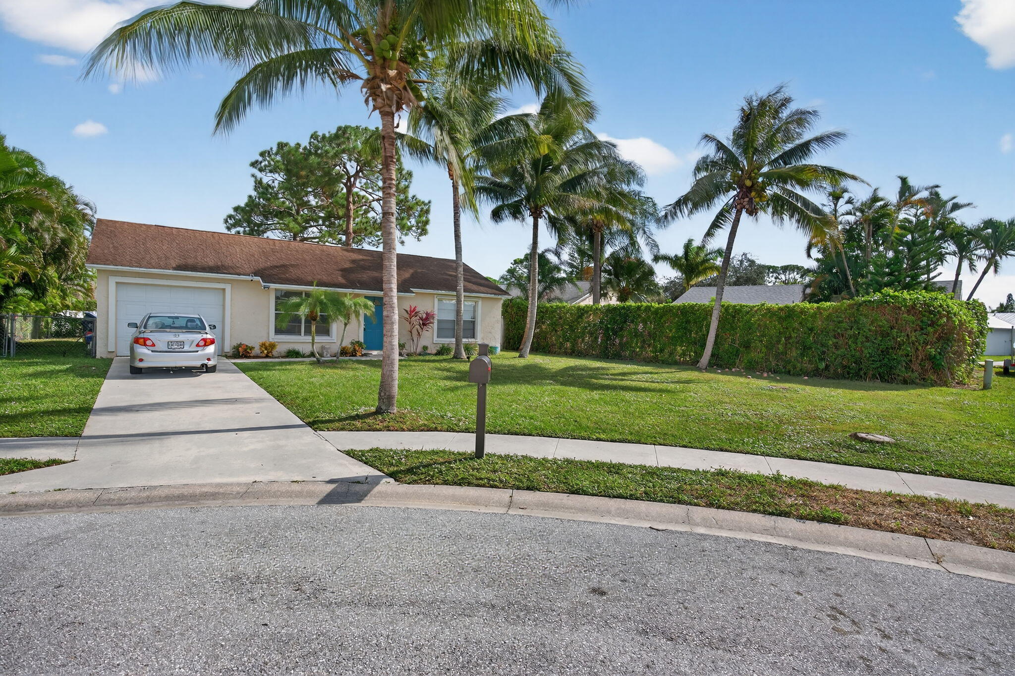 102 Cedar Court Jupiter, FL 33458 - Photo 7 of 45 .