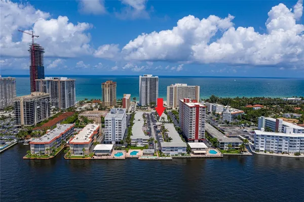 $2,400 | 3131 South Ocean Drive, Unit 110, Hallandale Beach, FL 33009