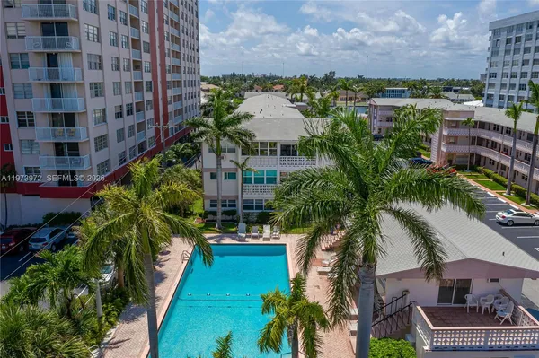 $2,400 | 3131 South Ocean Drive, Unit 110, Hallandale Beach, FL 33009