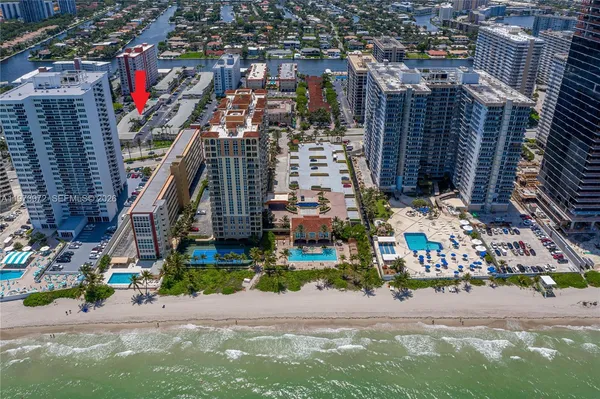 $2,400 | 3131 South Ocean Drive, Unit 110, Hallandale Beach, FL 33009