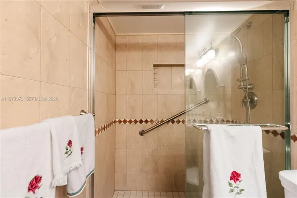 $2,400 | 3131 South Ocean Drive, Unit 110, Hallandale Beach, FL 33009
