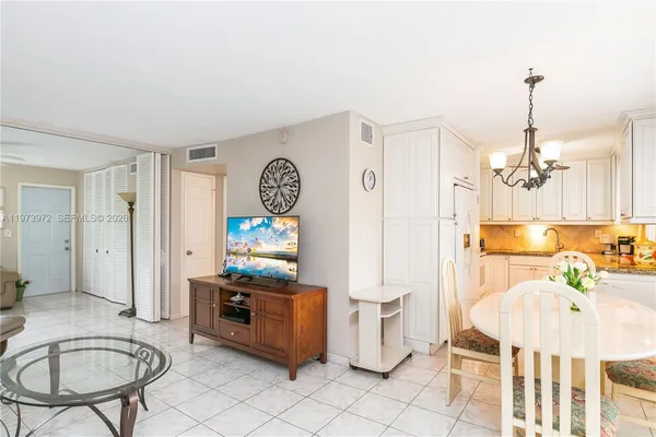 $2,400 | 3131 South Ocean Drive, Unit 110, Hallandale Beach, FL 33009