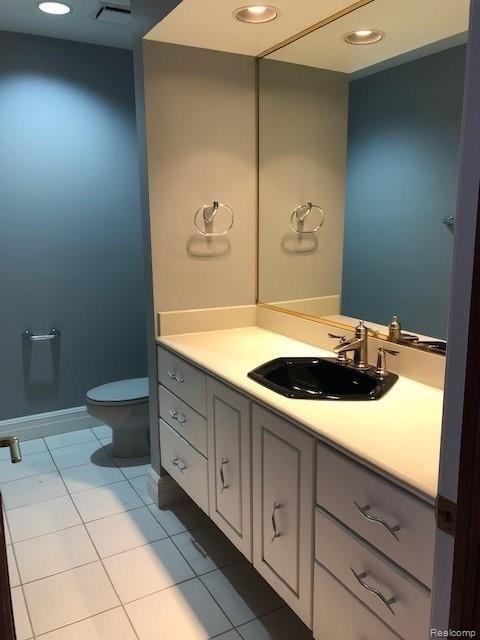 3460 Summit Ridge Drive Rochester, MI 48306 - Photo 16 of 22 Half Bath