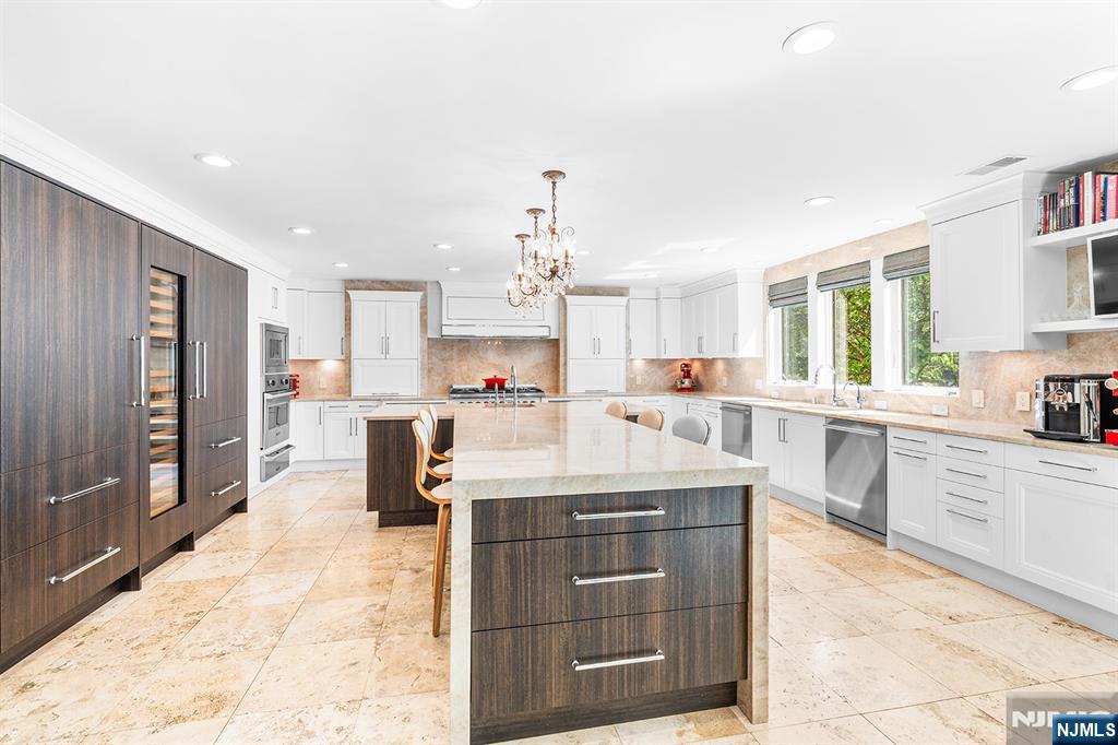 37 Hemlock Road Livingston, NJ 07039 - Photo 11 of 50