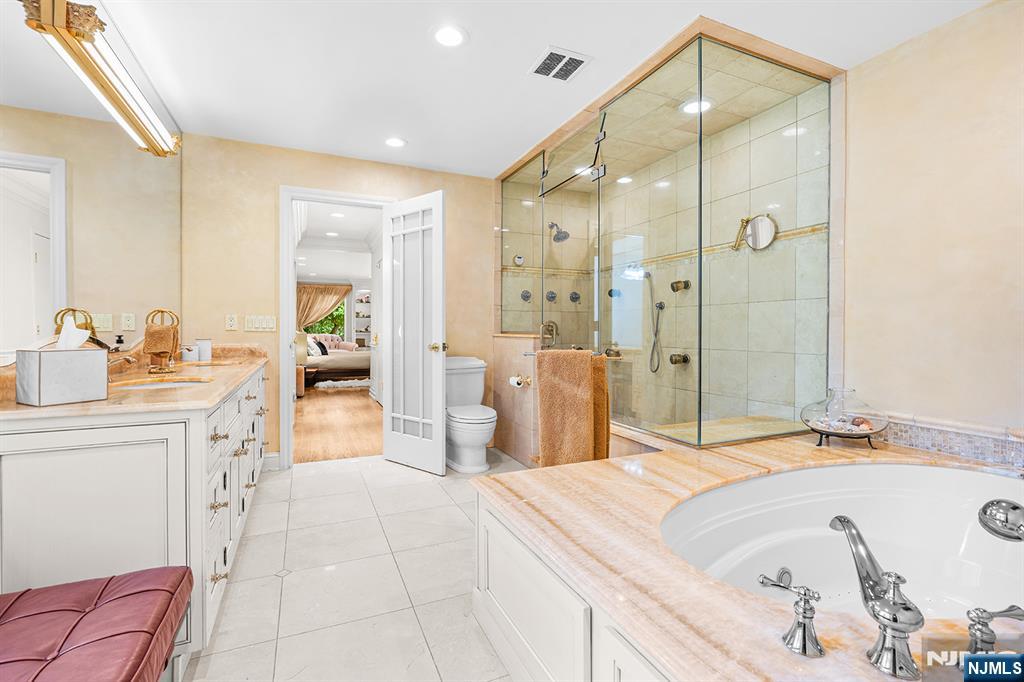 37 Hemlock Road Livingston, NJ 07039 - Photo 24 of 50
