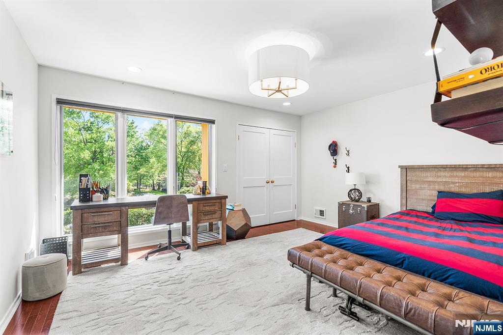 37 Hemlock Road Livingston, NJ 07039 - Photo 31 of 50