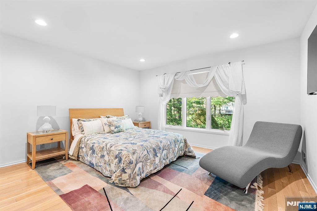 37 Hemlock Road Livingston, NJ 07039 - Photo 34 of 50