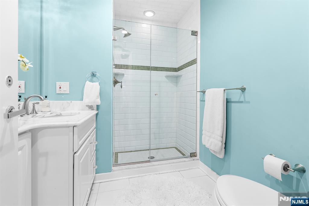 37 Hemlock Road Livingston, NJ 07039 - Photo 35 of 50