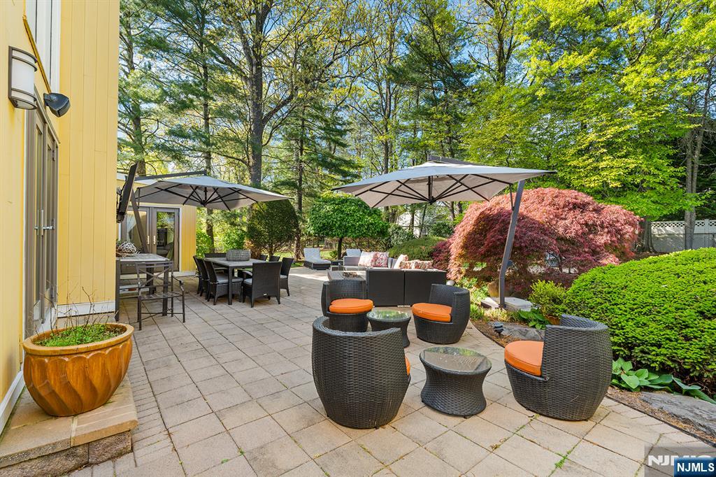 37 Hemlock Road Livingston, NJ 07039 - Photo 44 of 50