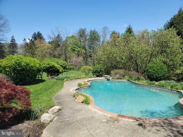 1297 Farm Road Berwyn, PA 19312 - Photo 3 of 37