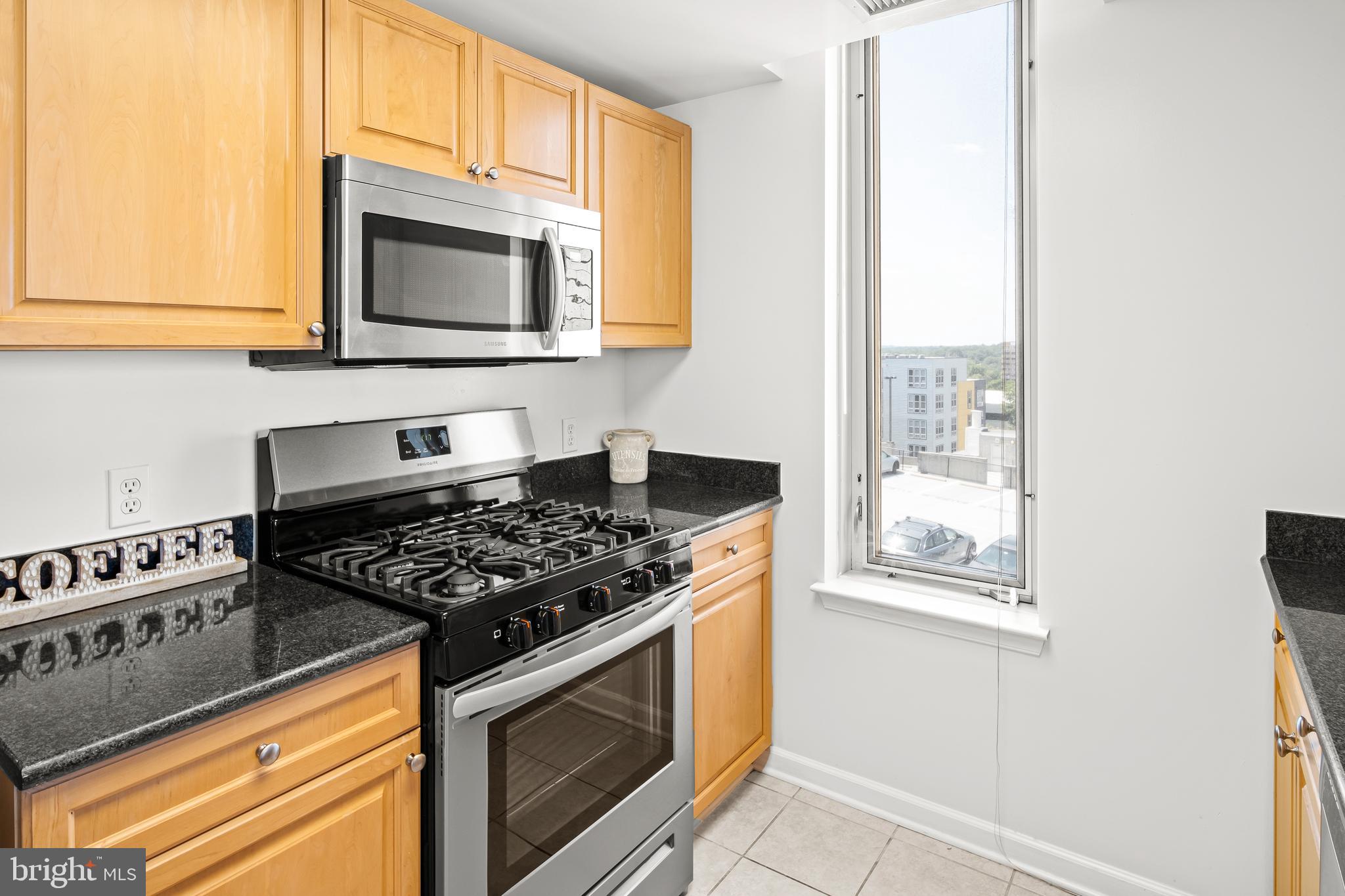 2726 Gallows Road, Unit 819 Vienna, VA 22180 - Photo 15 of 35