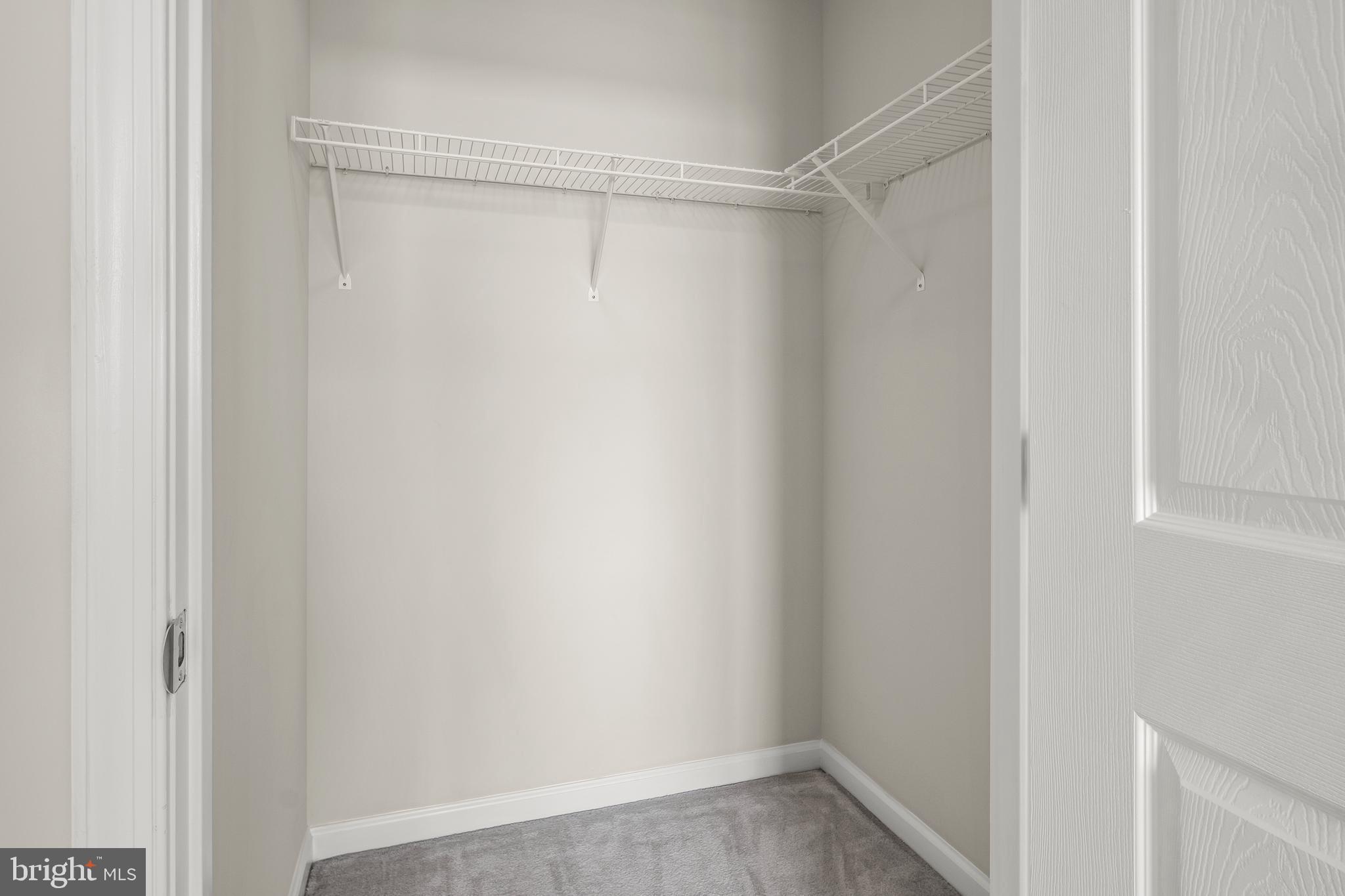 2726 Gallows Road, Unit 819 Vienna, VA 22180 - Photo 28 of 35
