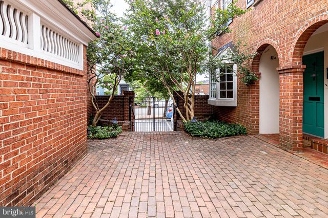 $435,555 | 220 North St Asaph Street, Unit 17, Alexandria, VA 22314