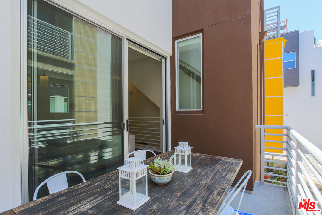 2209 Polyscope Place Los Angeles, CA 90026 - Photo 16 of 37 a outdoor space with furniture