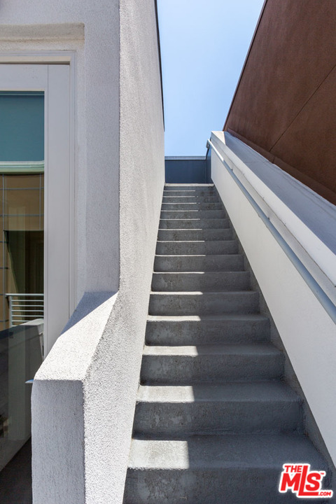 2209 Polyscope Place Los Angeles, CA 90026 - Photo 27 of 37