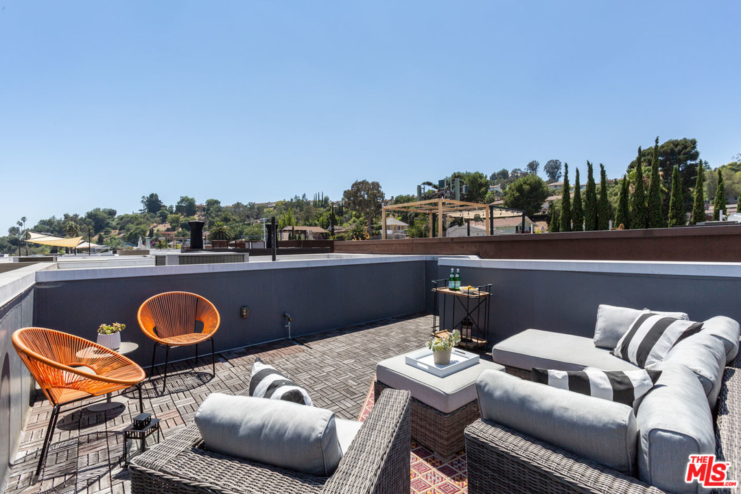 2209 Polyscope Place Los Angeles, CA 90026 - Photo 29 of 37