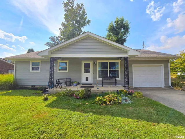 $119,900 | 23 Oak Park Drive West, Centralia, IL 62801