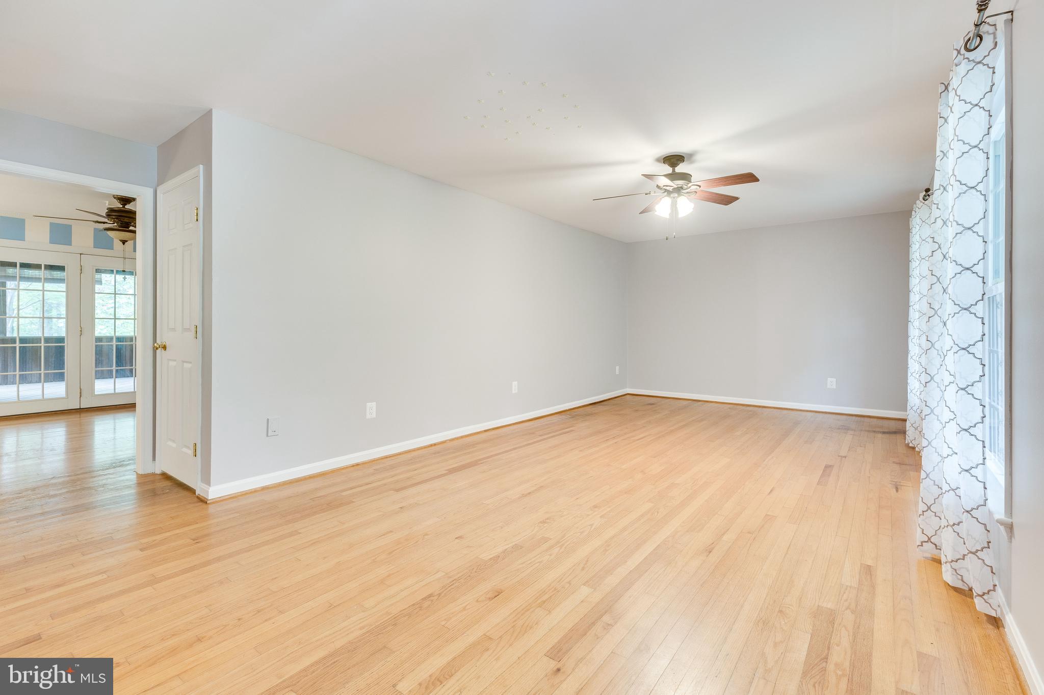 6587 Davis Ford Road Manassas, VA 20111 - Photo 3 of 31 Gallery Image 3