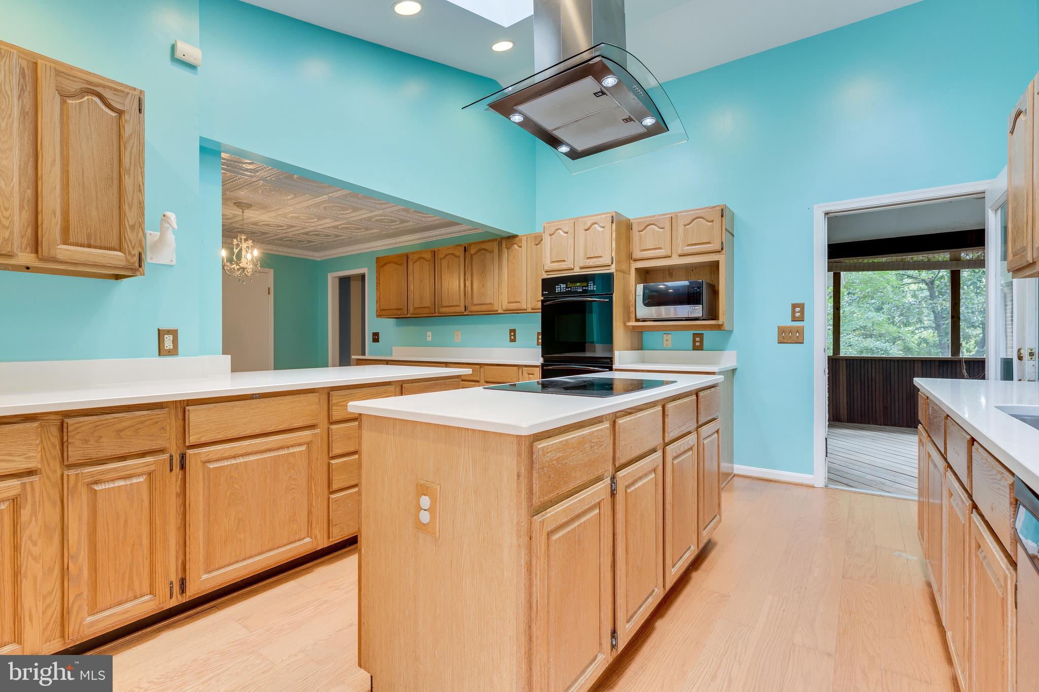 6587 Davis Ford Road Manassas, VA 20111 - Photo 7 of 31 Gallery Image 7