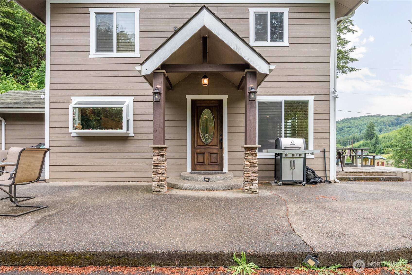 1430 Hazel Dell Road Castle Rock, WA 98611 - Photo 2 of 35