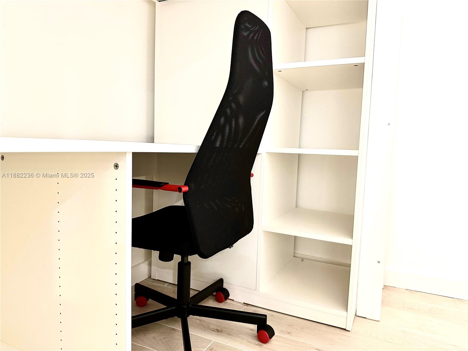 1130 11th Street, Unit 4D Miami Beach, FL 33139 - Photo 9 of 23 a view of entryway