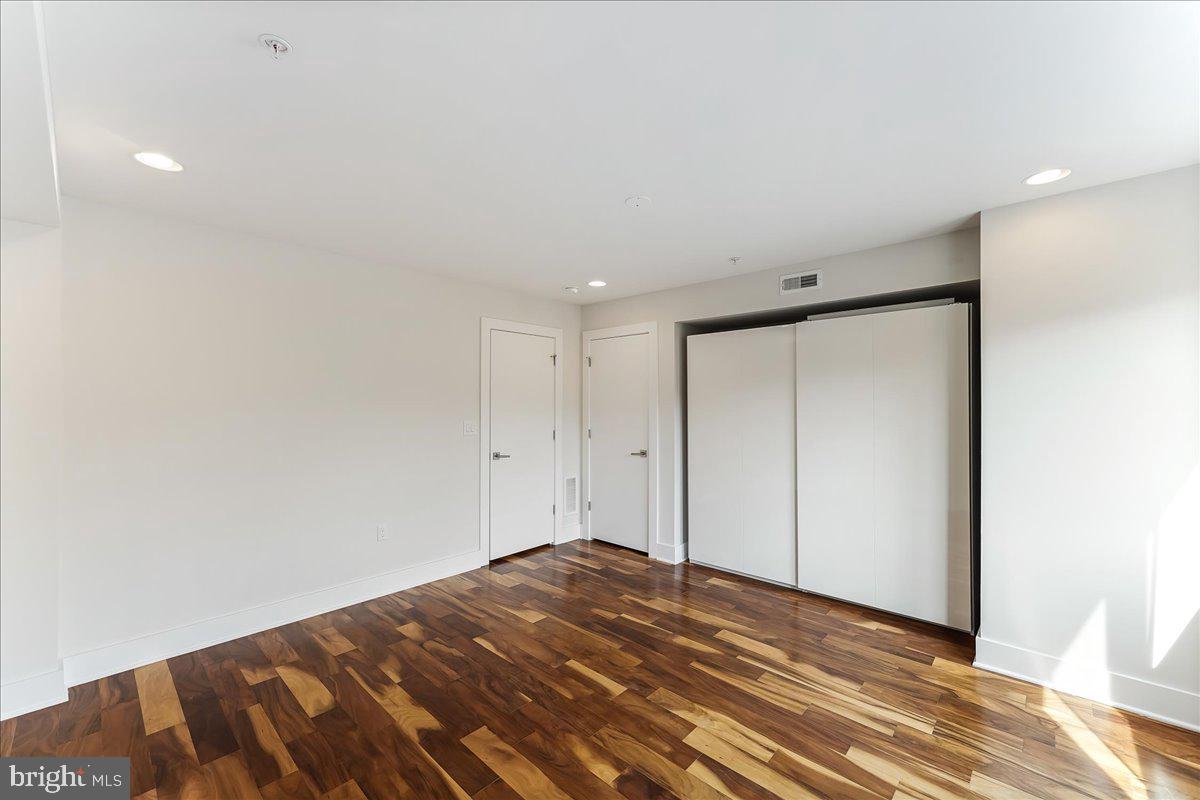 154 North Front Street Philadelphia, PA 19106 - Photo 16 of 36