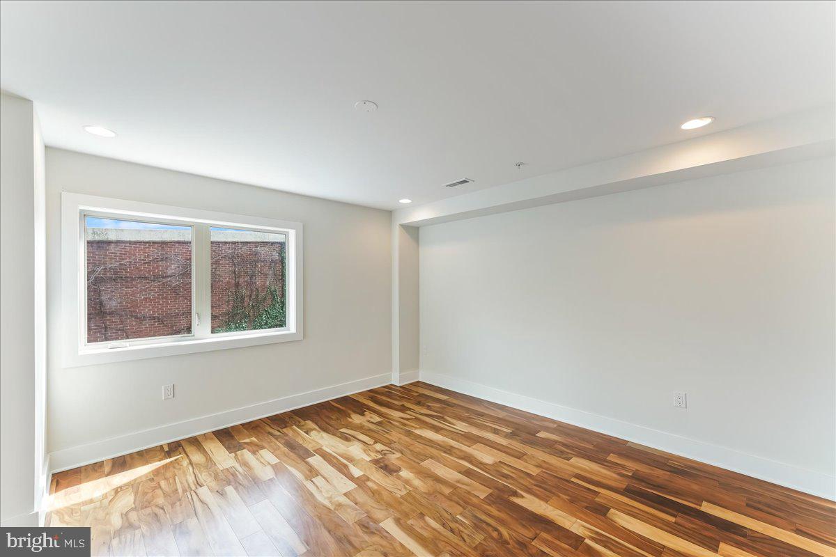 154 North Front Street Philadelphia, PA 19106 - Photo 17 of 36