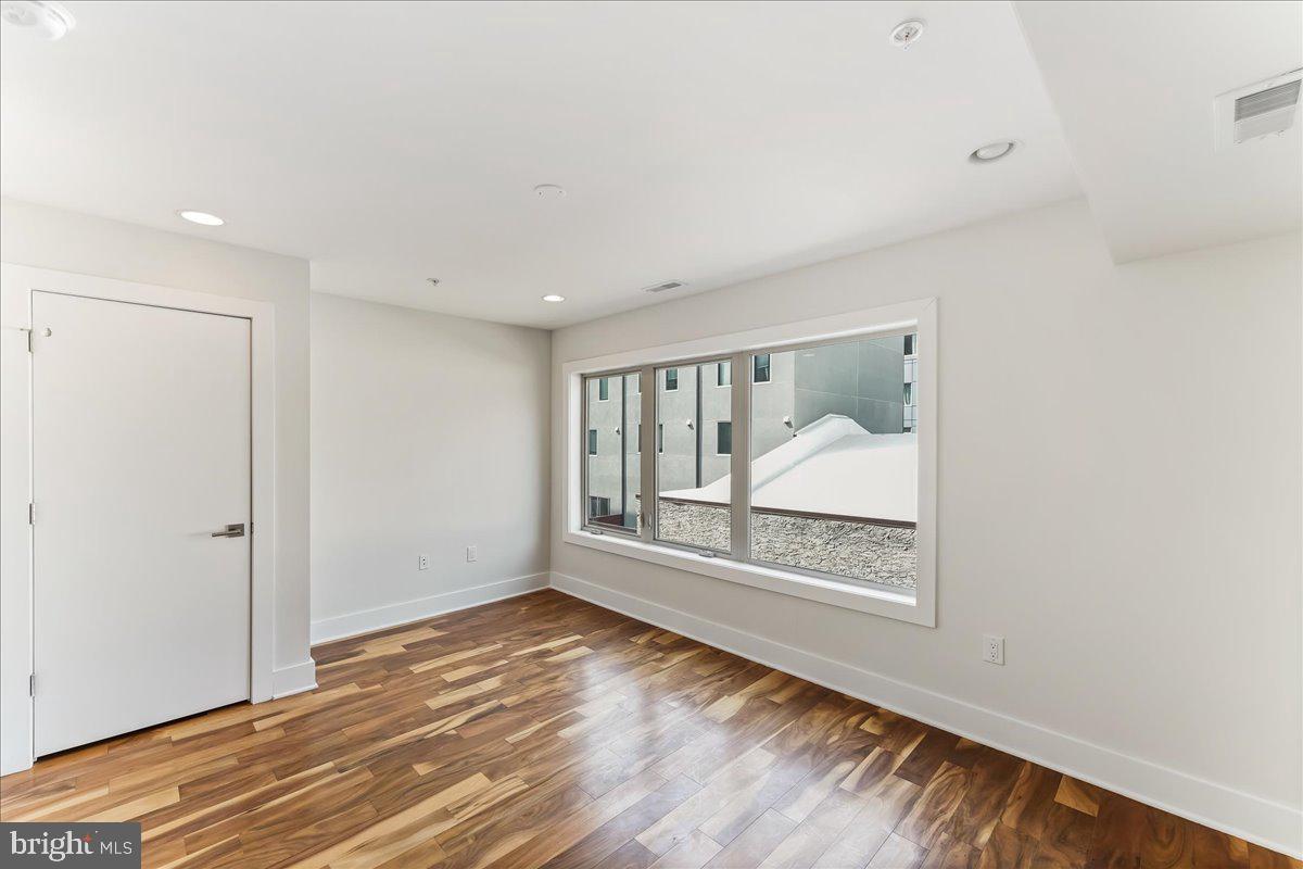 154 North Front Street Philadelphia, PA 19106 - Photo 19 of 36