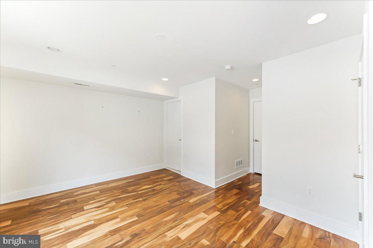 154 North Front Street Philadelphia, PA 19106 - Photo 21 of 36