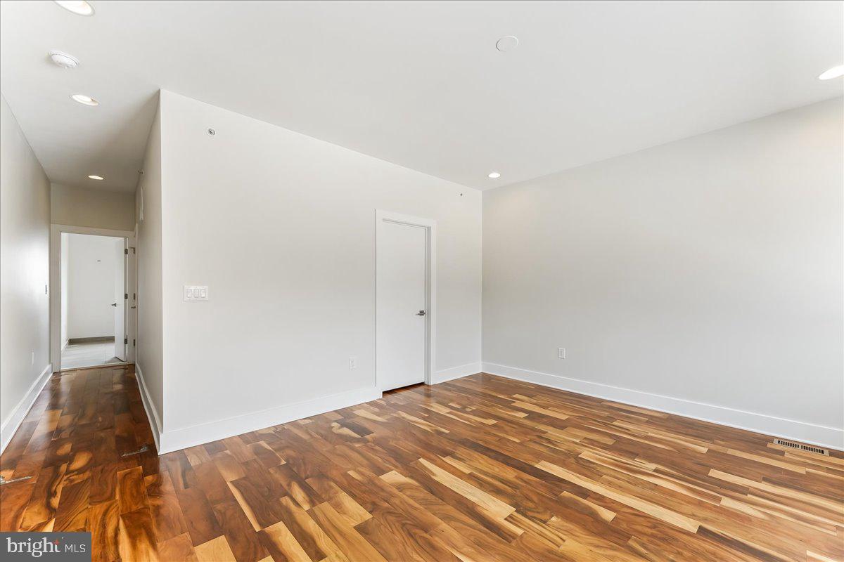 154 North Front Street Philadelphia, PA 19106 - Photo 25 of 36