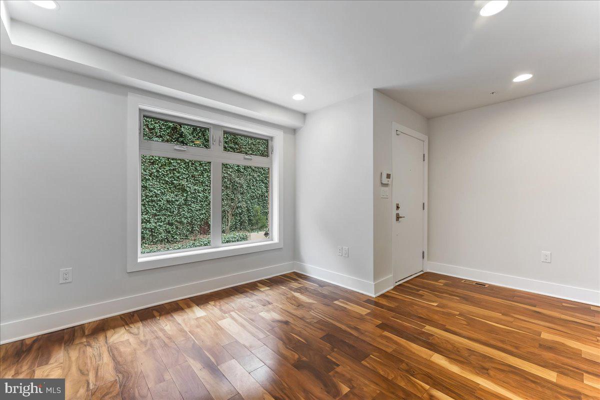 154 North Front Street Philadelphia, PA 19106 - Photo 4 of 36