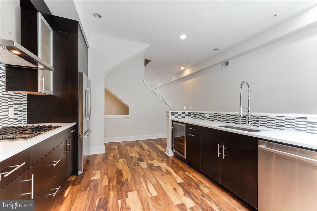 154 North Front Street Philadelphia, PA 19106 - Photo 9 of 36