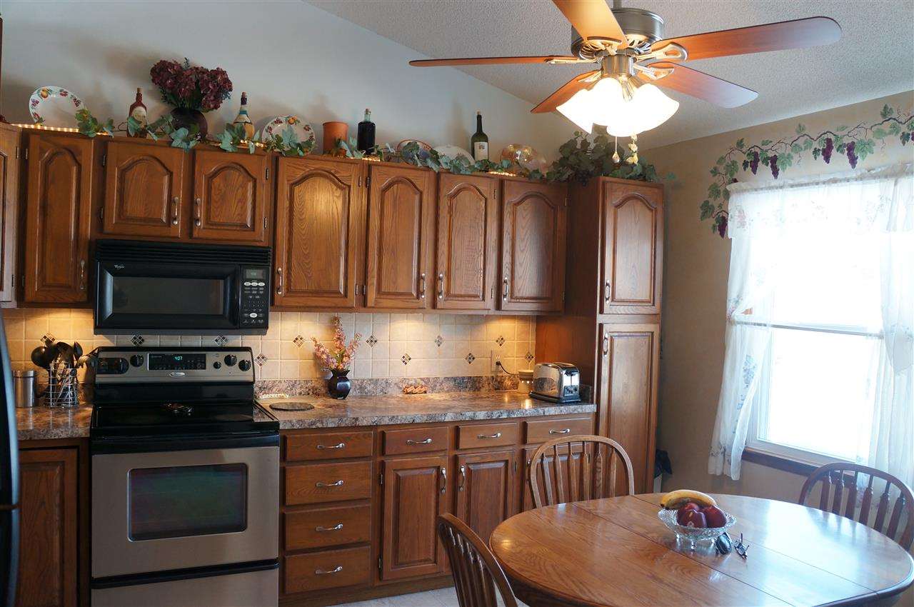 1711 Country Road Boonville, IN 47601 - Photo 4 of 30