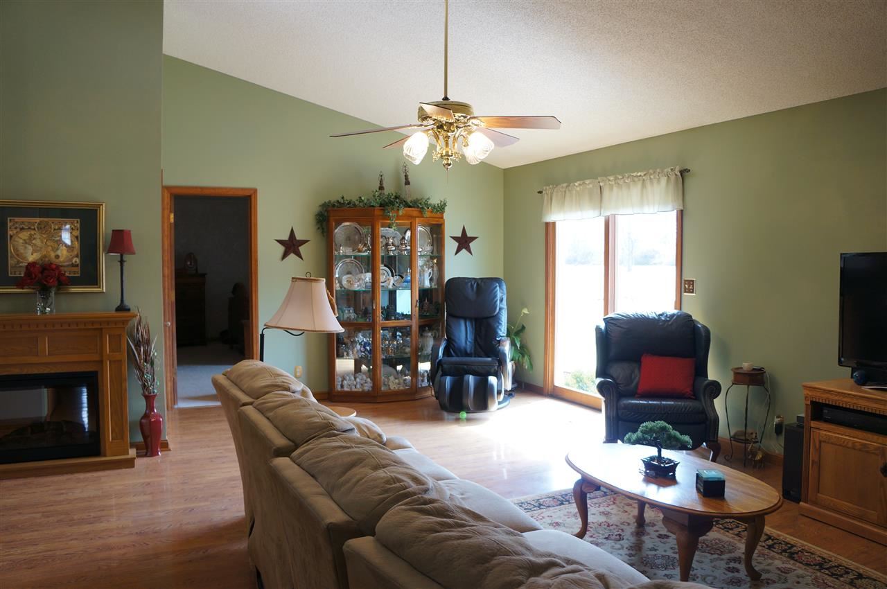 1711 Country Road Boonville, IN 47601 - Photo 8 of 30