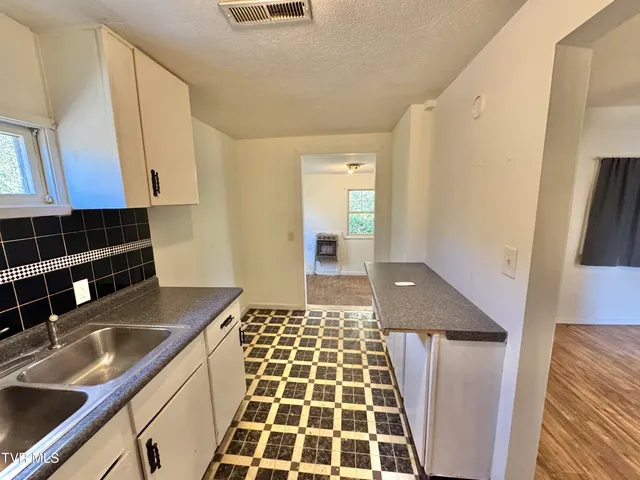 $150,000 | 169 Midland Circle, Bristol, VA 24201