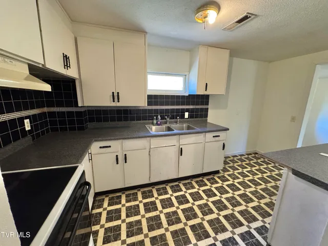 $150,000 | 169 Midland Circle, Bristol, VA 24201