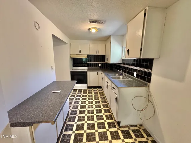 $150,000 | 169 Midland Circle, Bristol, VA 24201